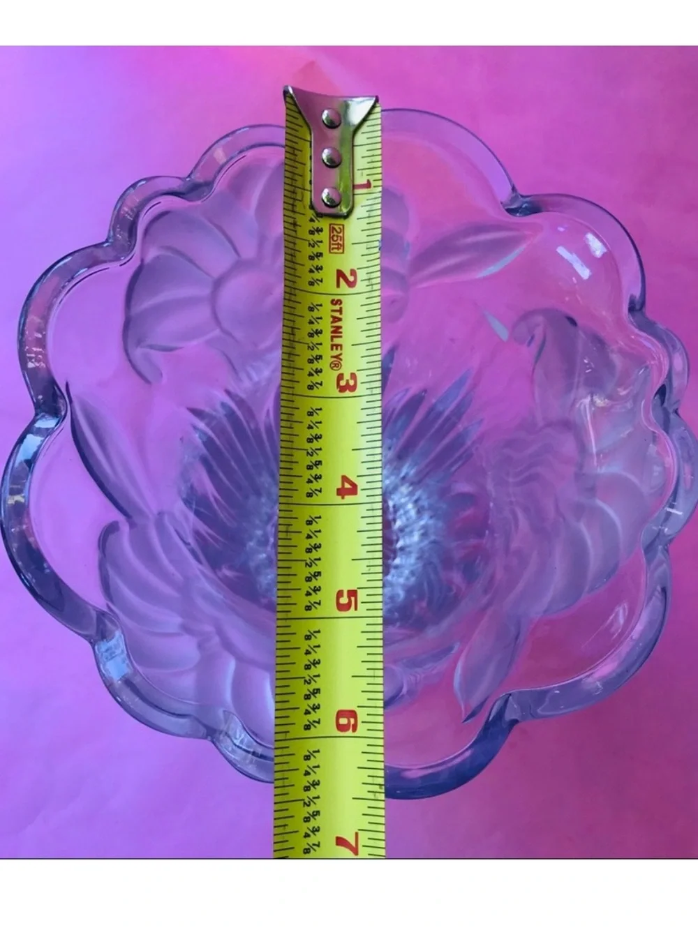 Vintage Crystal Decorative Vase - Elegant Scalloped Rim